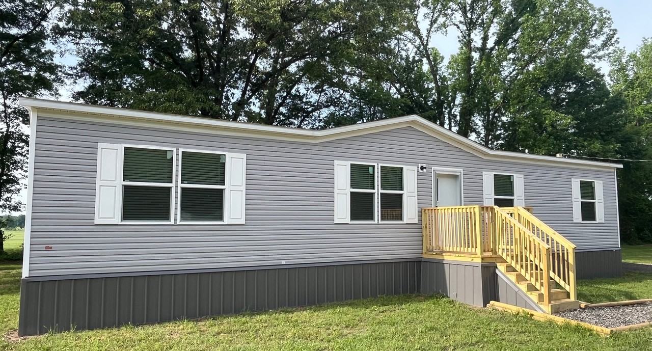 573 Carter Rd - Photo 3 of 17