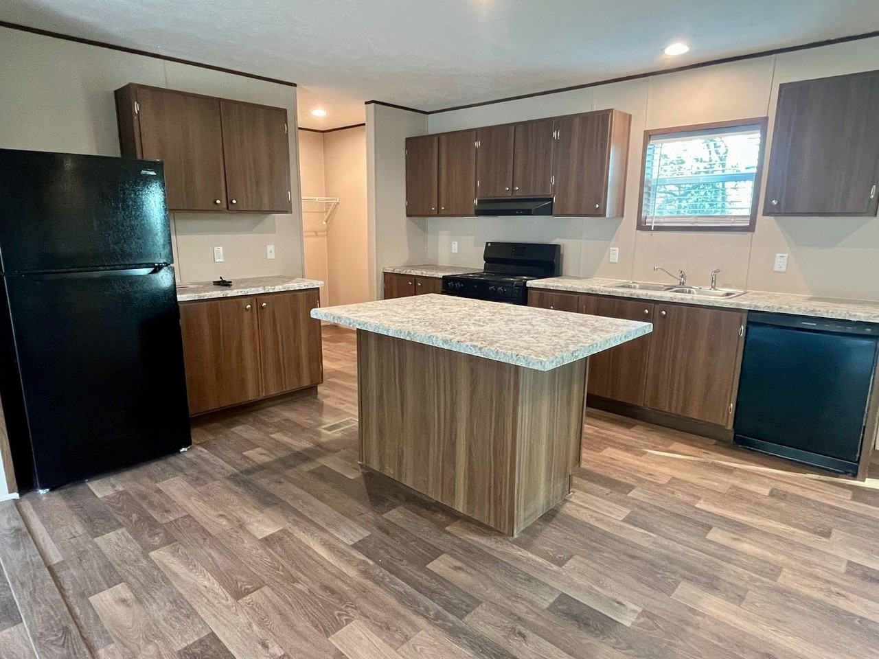 573 Carter Rd - Photo 4 of 17