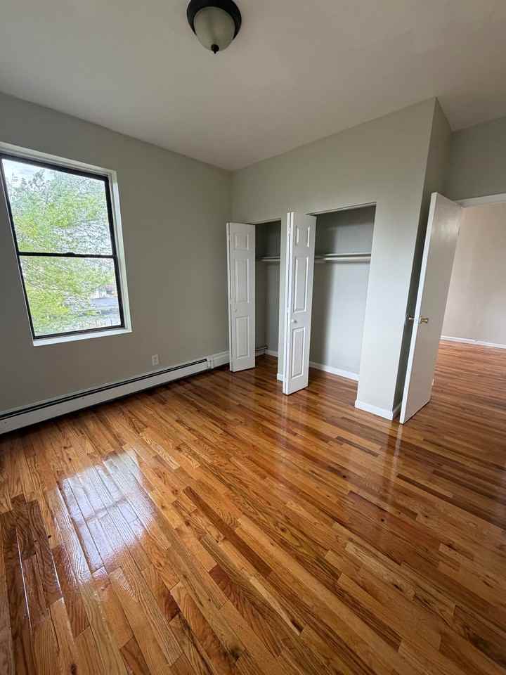 246 Roseville Ave #3D - Photo 3 of 4