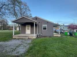 featured image of 414 Maple Dr #B