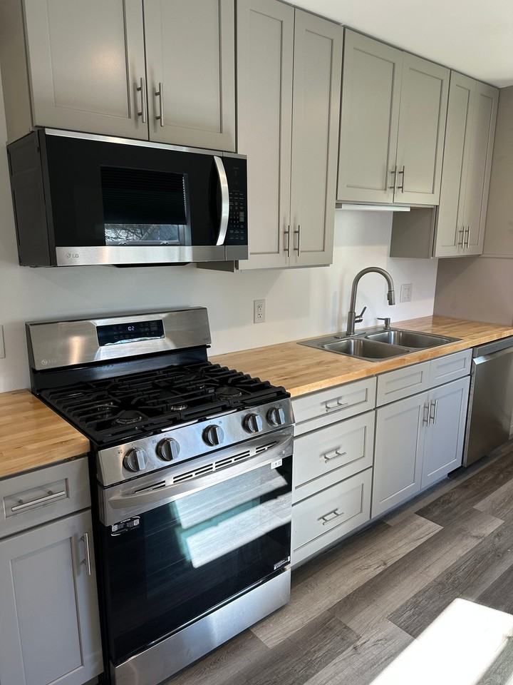 414 Maple Dr #B - Photo 2 of 10