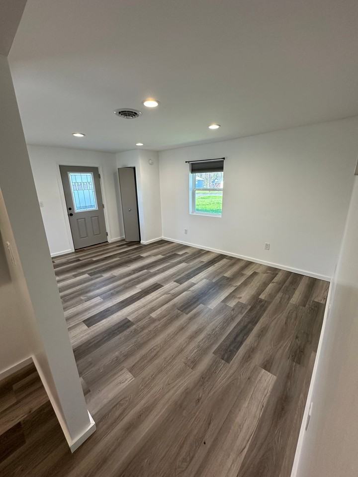 414 Maple Dr #B - Photo 4 of 10