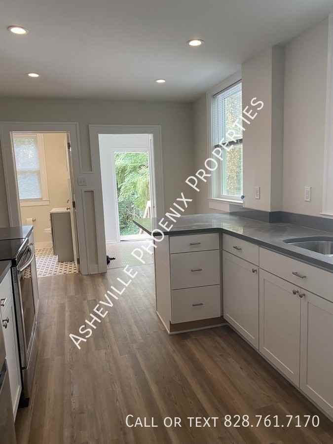 295 E Chestnut St #1 - Photo 5 of 12