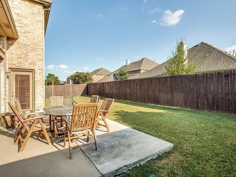 9595 Knight Ln - Photo 2 of 16