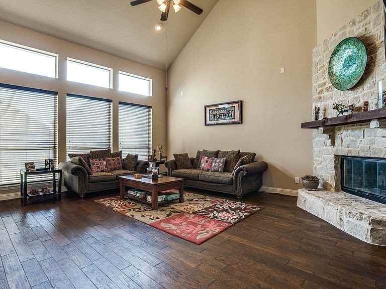 9595 Knight Ln - Photo 4 of 16