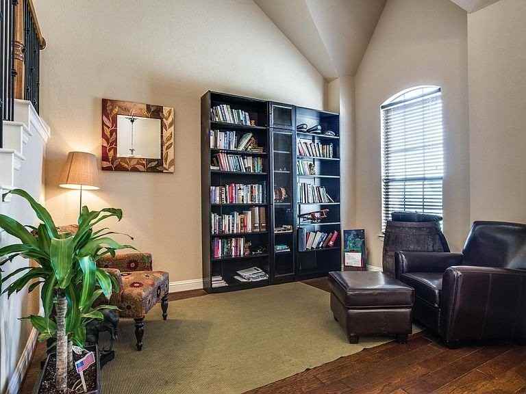 9595 Knight Ln - Photo 5 of 16