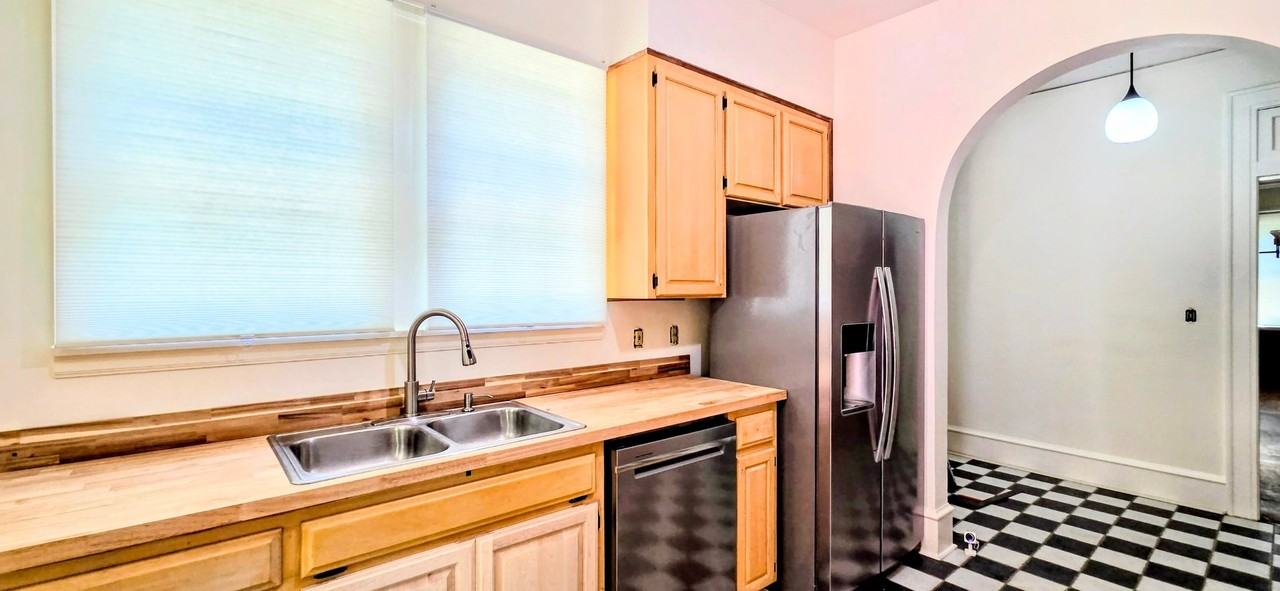 1355 Magnolia Curv - Photo 2 of 20