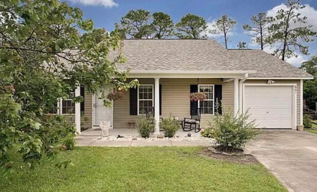 601 Tisbury Ln - Photo 3 of 32