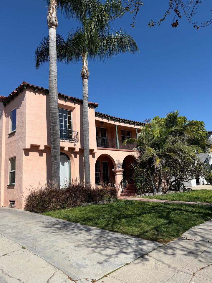6089 Cashio St - Photo 2 of 2