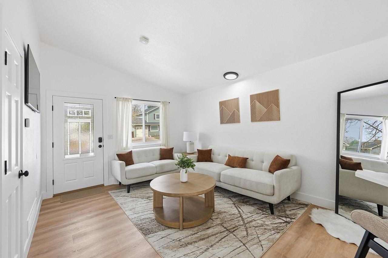 4556 S Pagosa Way - Photo 4 of 20