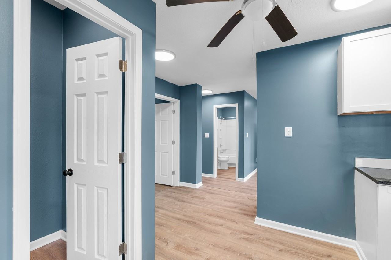 404 N Superior St #4 - Photo 2 of 8