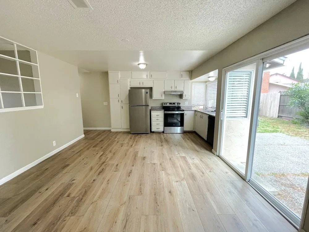 2155 Cormorant Dr - Photo 3 of 9