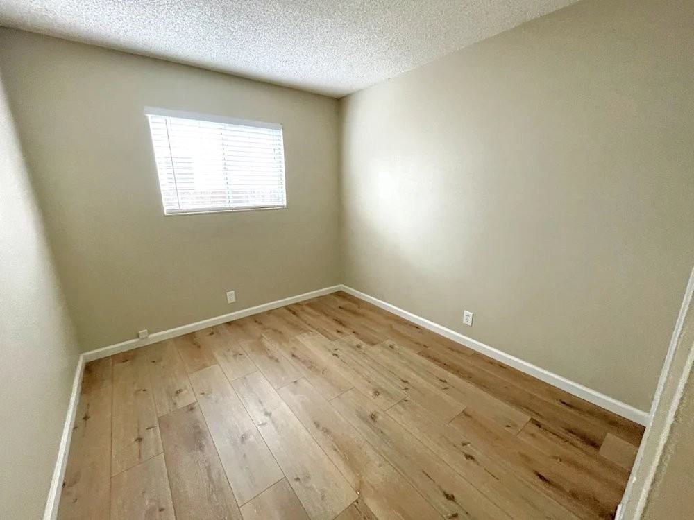 2155 Cormorant Dr - Photo 4 of 9