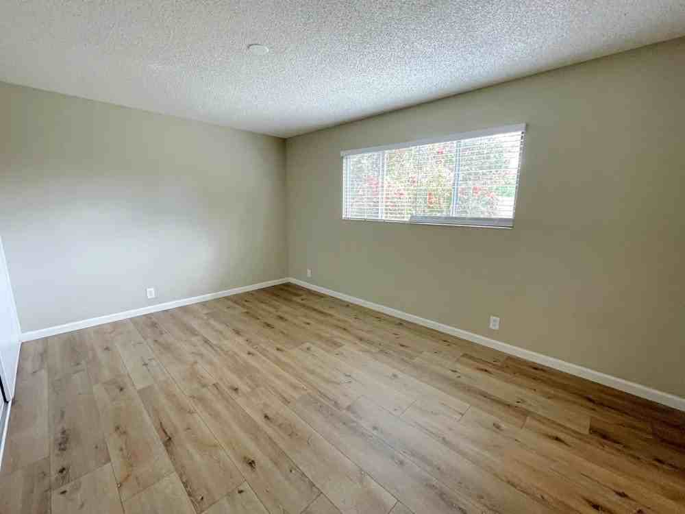 2155 Cormorant Dr - Photo 5 of 9