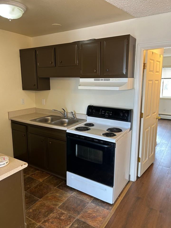 509 Marine Ave #10 - Photo 6 of 11