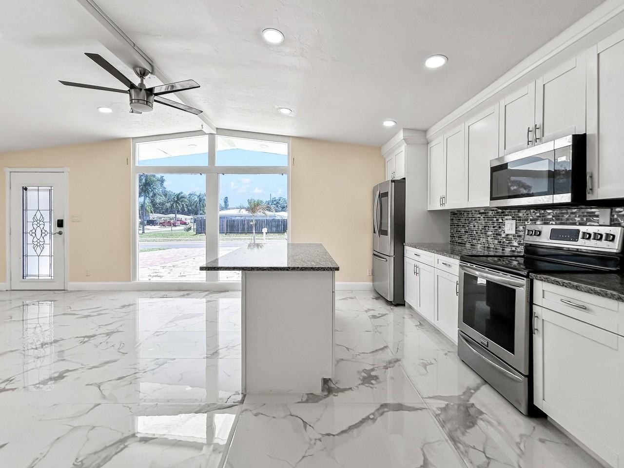 3675 Prudence Dr #B - Photo 5 of 19