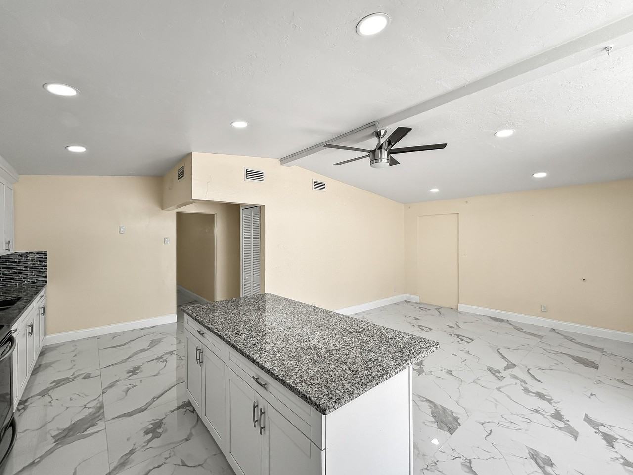 3675 Prudence Dr #B - Photo 7 of 19