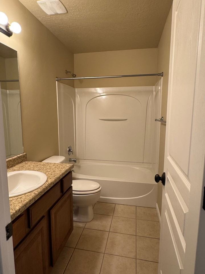 5417 W Brentford Ct - Photo 6 of 11