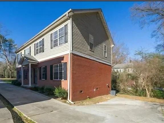 1021 Ada Ave Nw #B - Photo 3 of 16