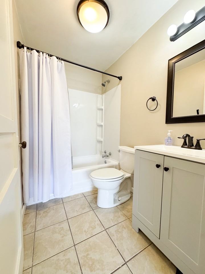 321 S Walnut St Rear #1 - Photo 3 of 20