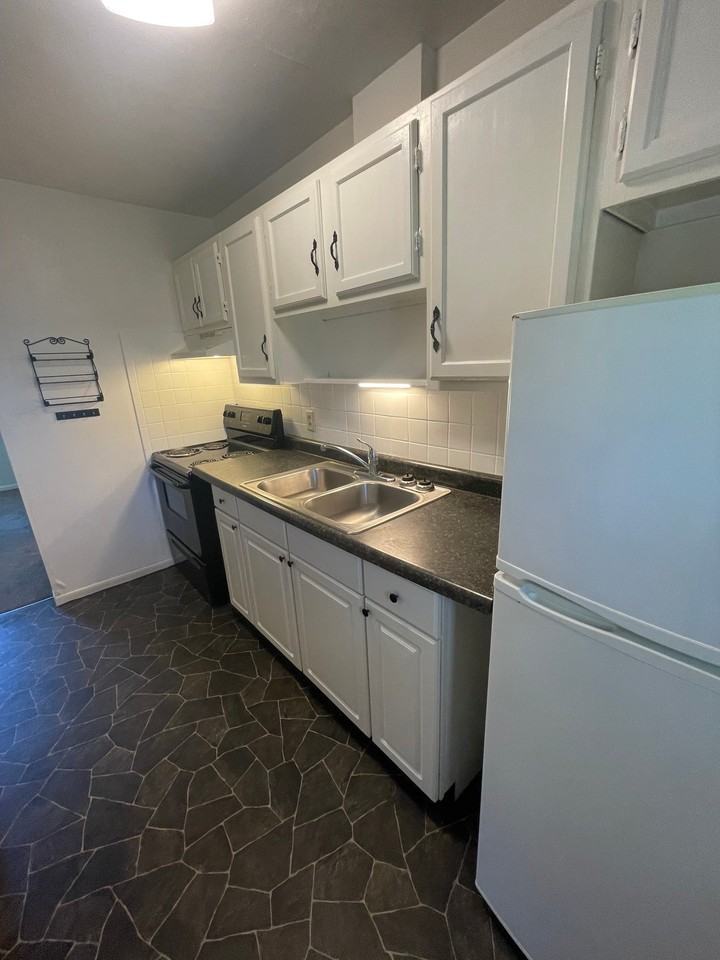 120 Karen St #3 - Photo 4 of 13