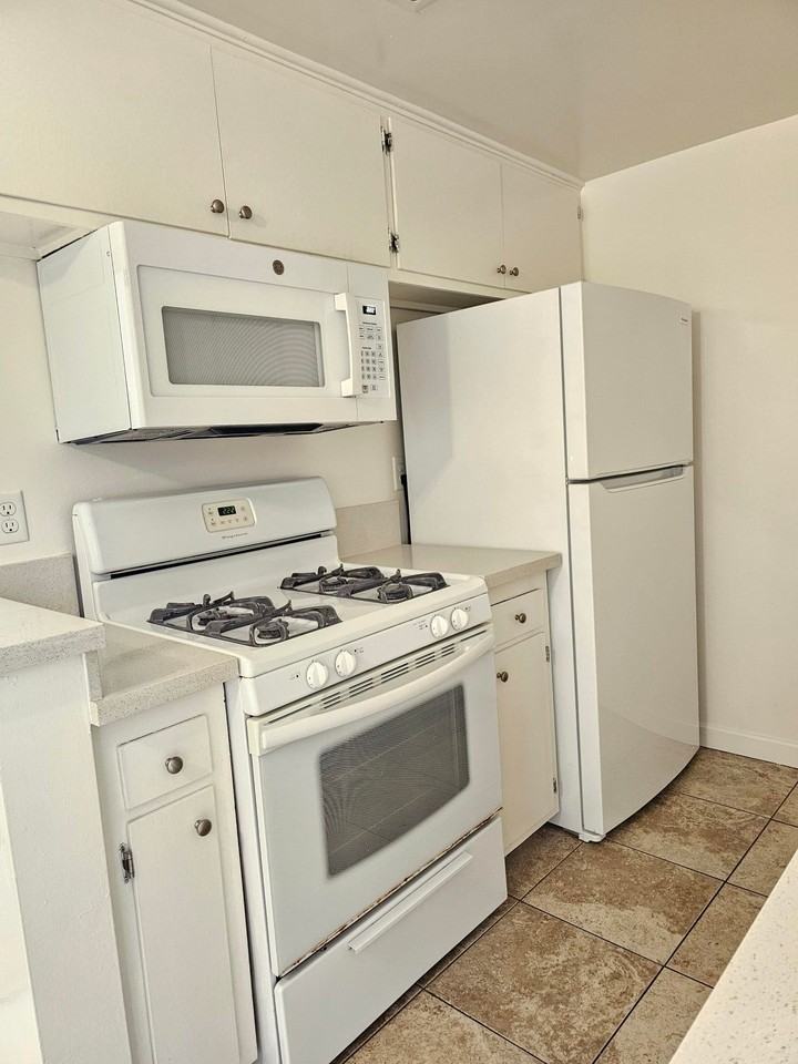 20810 Amie Ave #9 - Photo 3 of 25