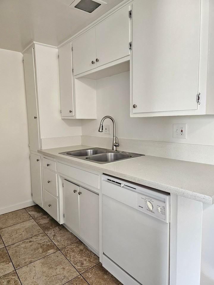 20810 Amie Ave #9 - Photo 4 of 25