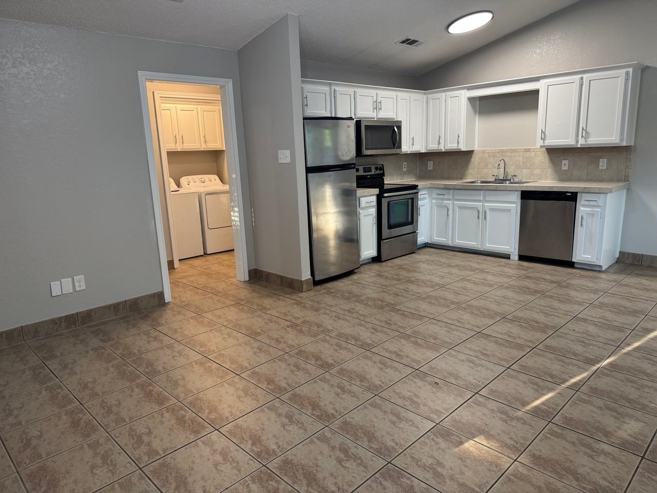 700 Long Ct - Photo 2 of 14