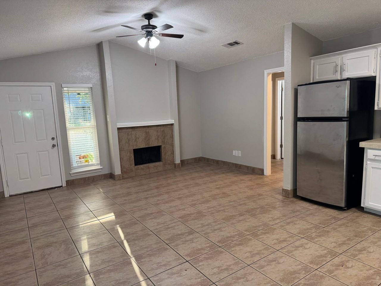 700 Long Ct - Photo 3 of 14