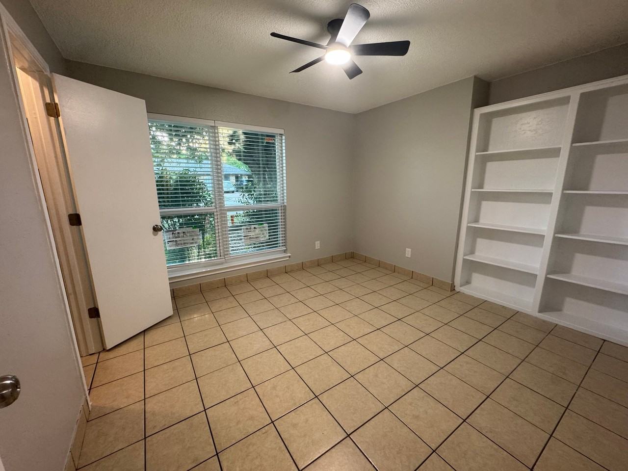 700 Long Ct - Photo 7 of 14