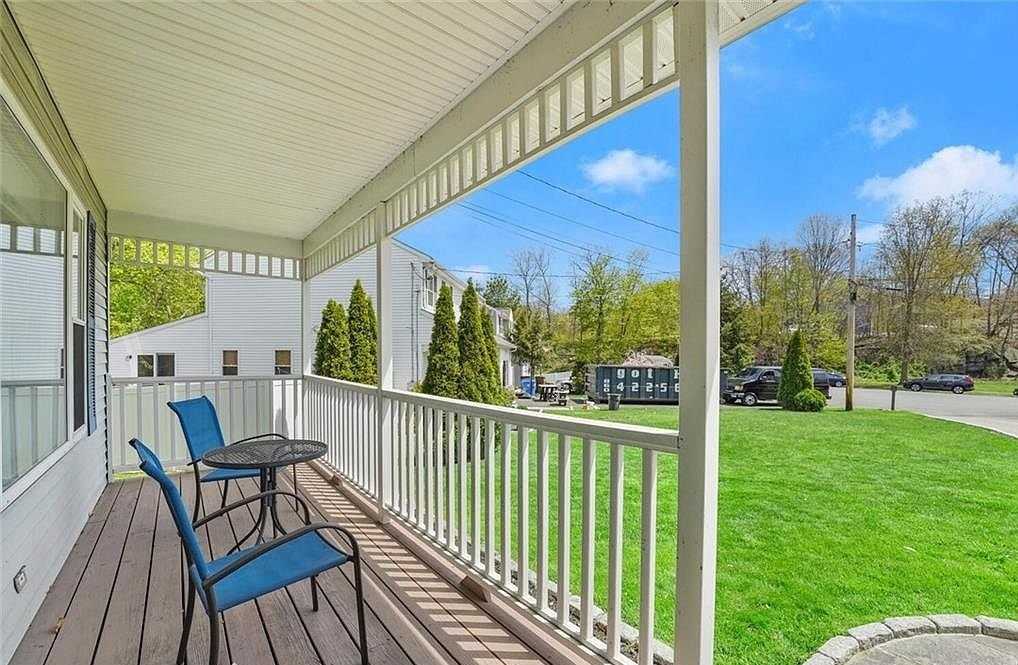 3 Ridge Ln - Photo 4 of 13