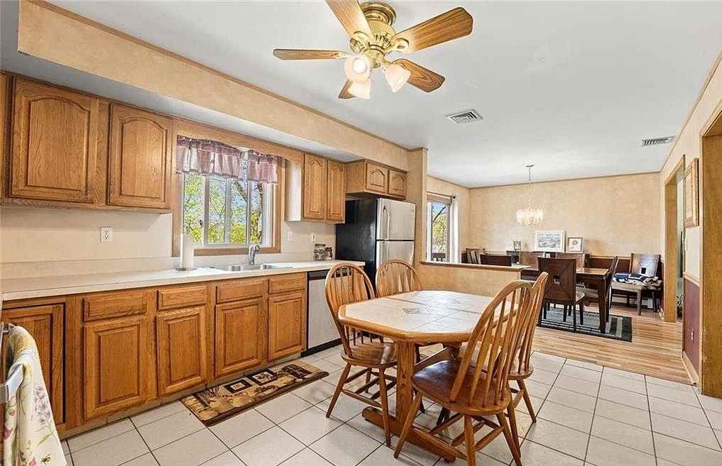 3 Ridge Ln - Photo 7 of 13