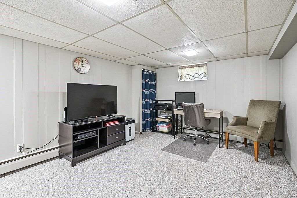 41 Crooker Dr - Photo 2 of 17