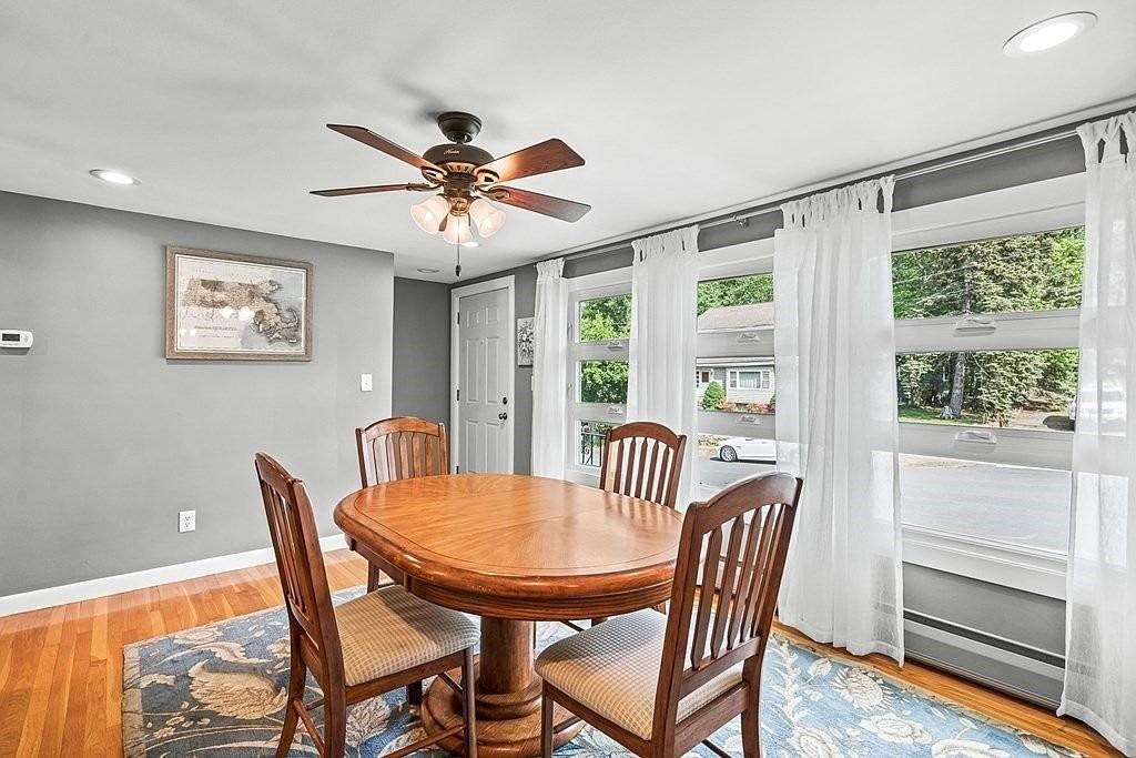 41 Crooker Dr - Photo 3 of 17