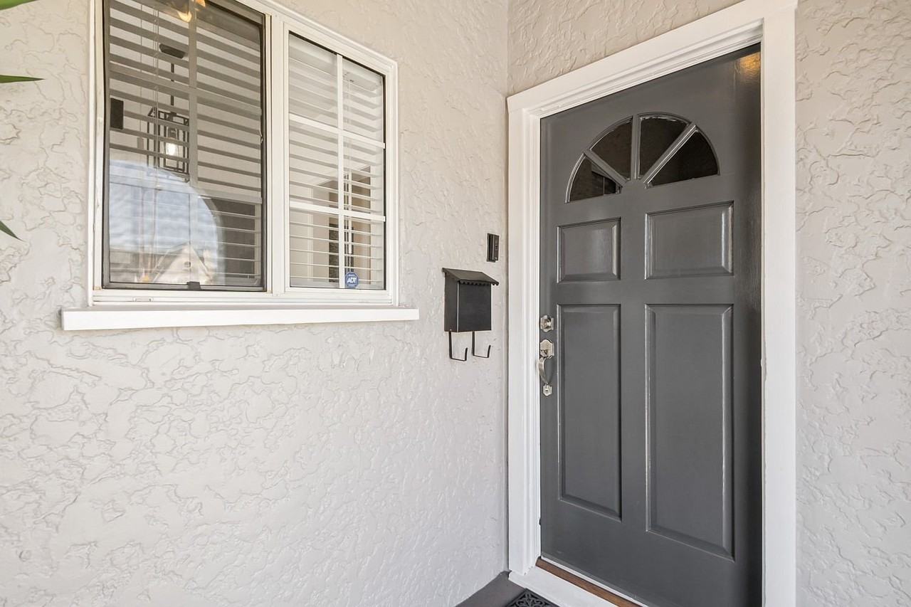 2844 Hill St - Photo 4 of 16