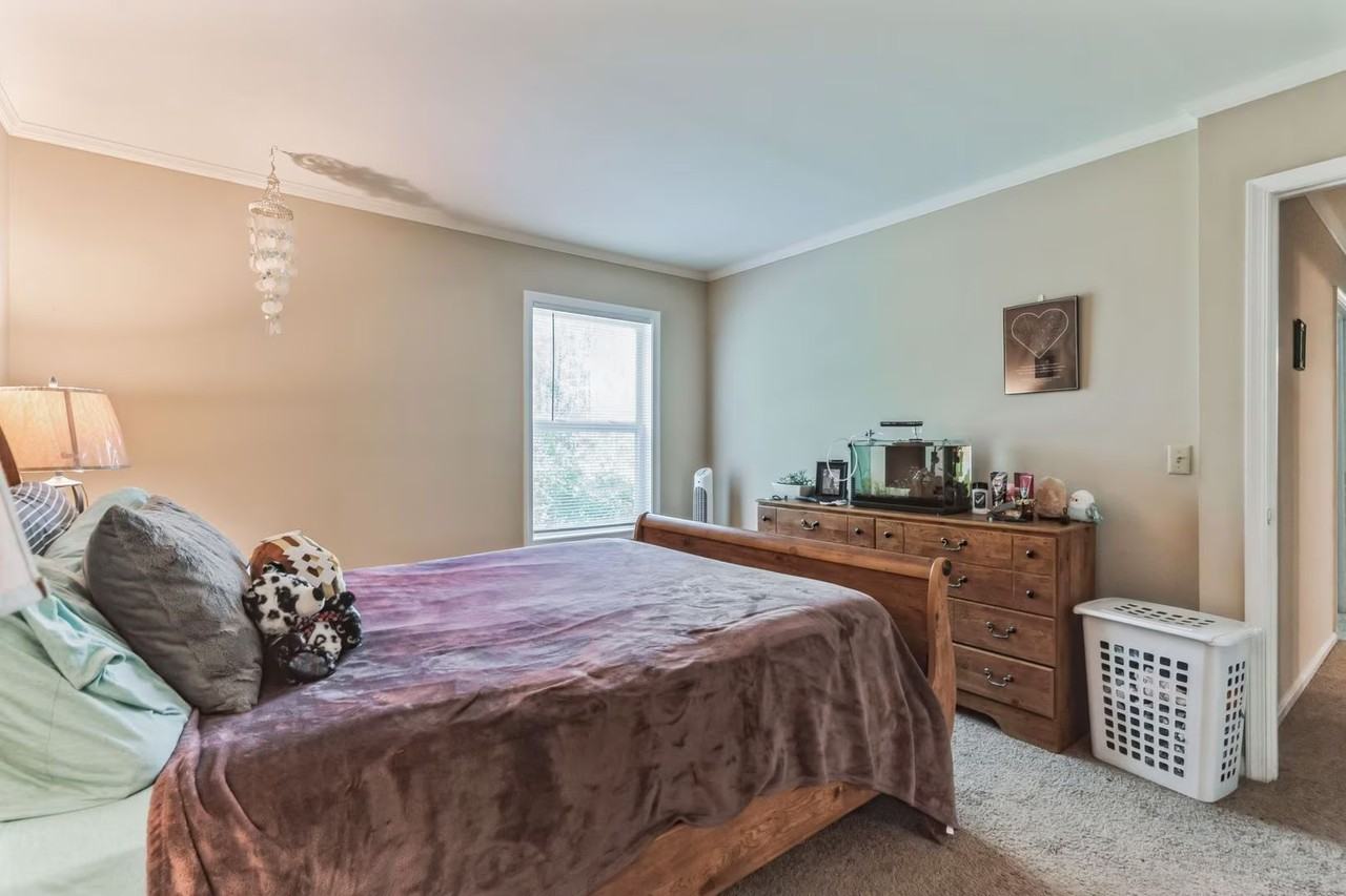 1208 Seachase Ln - Photo 3 of 20