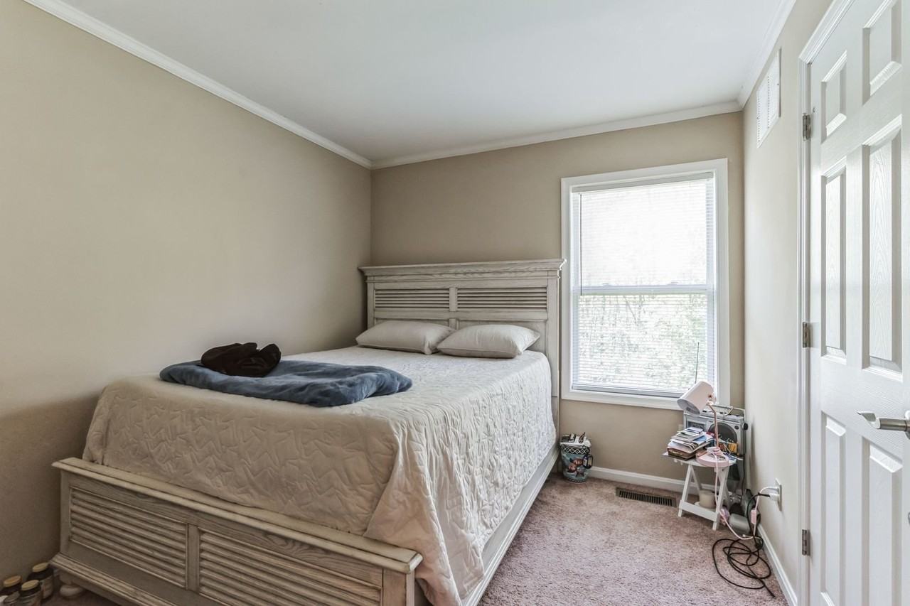 1208 Seachase Ln - Photo 4 of 20