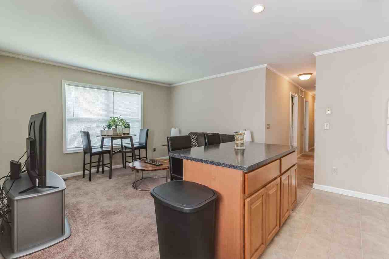 1208 Seachase Ln - Photo 6 of 20