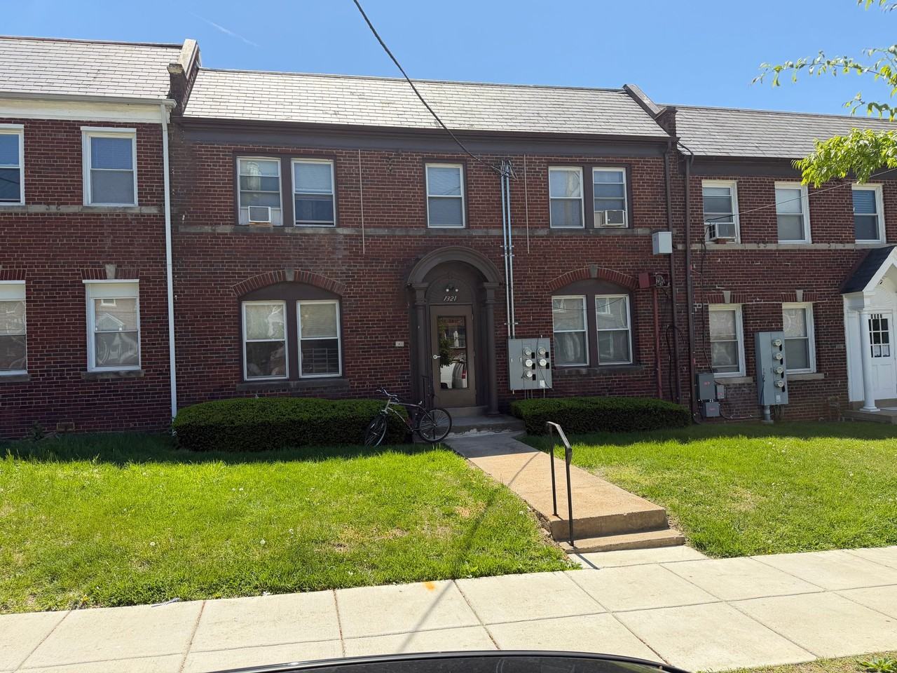 1321 Bryant St Ne #1 - Photo 7 of 10