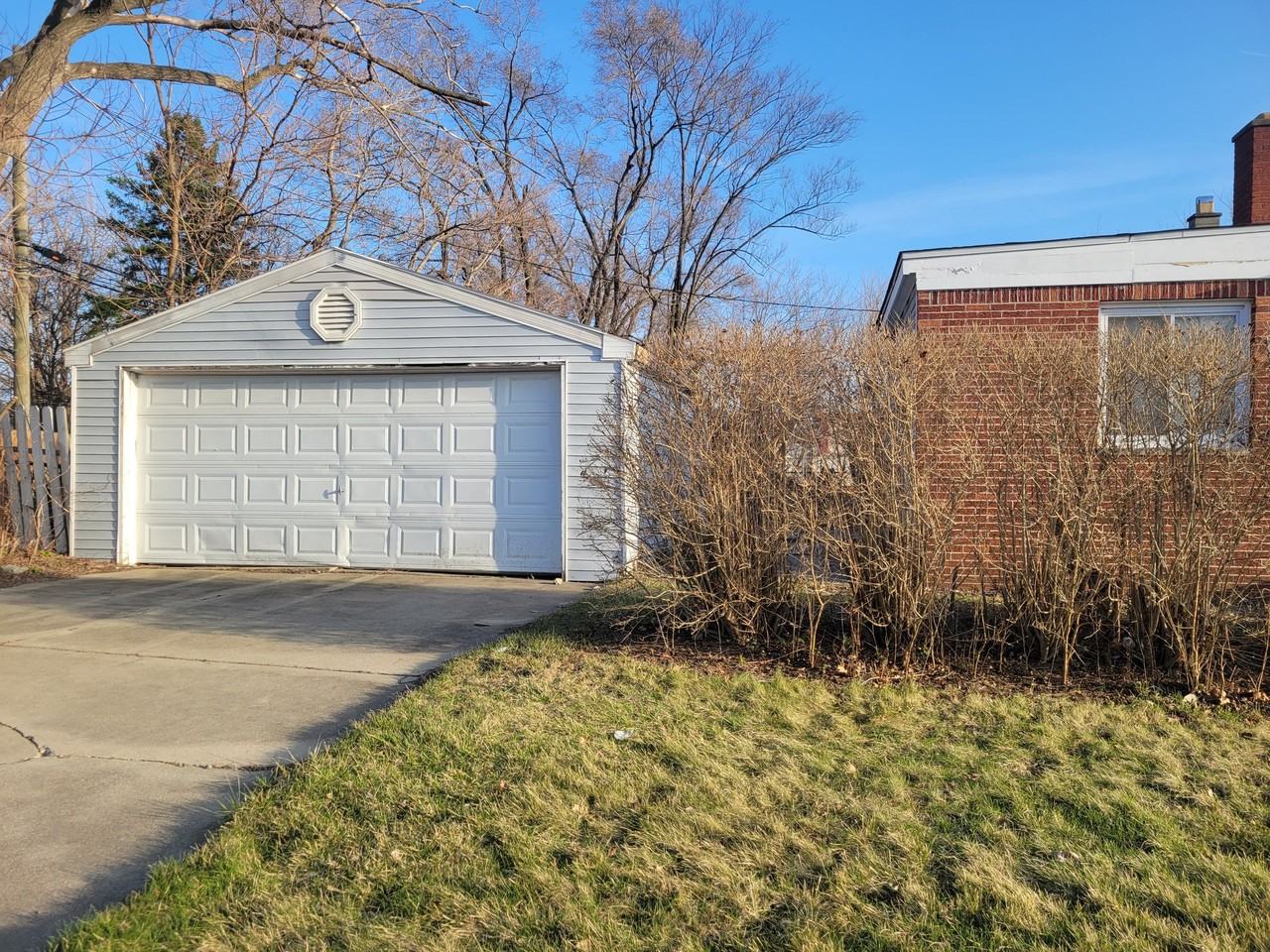 11700 Engleside St - Photo 2 of 8