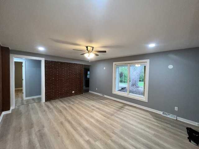 1108 E 9th St #1B - Photo 5 of 16