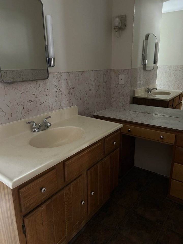 2134 Graydon Ave - Photo 7 of 17