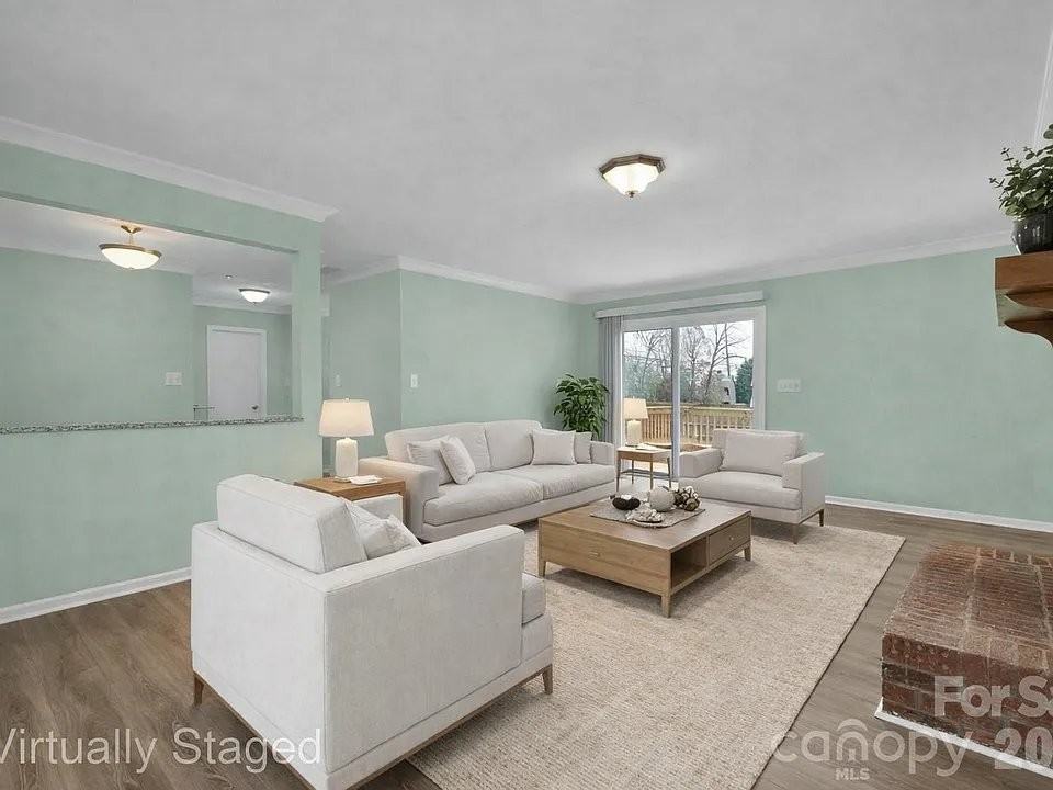 1440 Jodhpur Ct - Photo 4 of 13