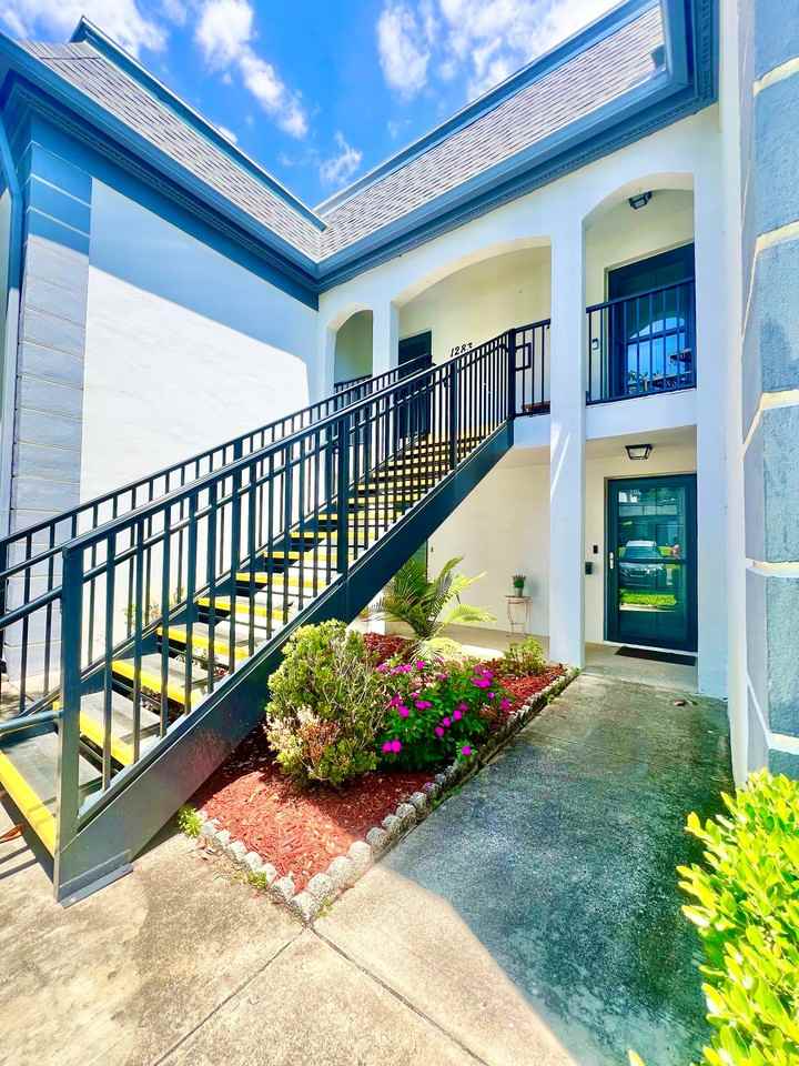 1277 N Mcmullen Booth Rd - Photo 2 of 18