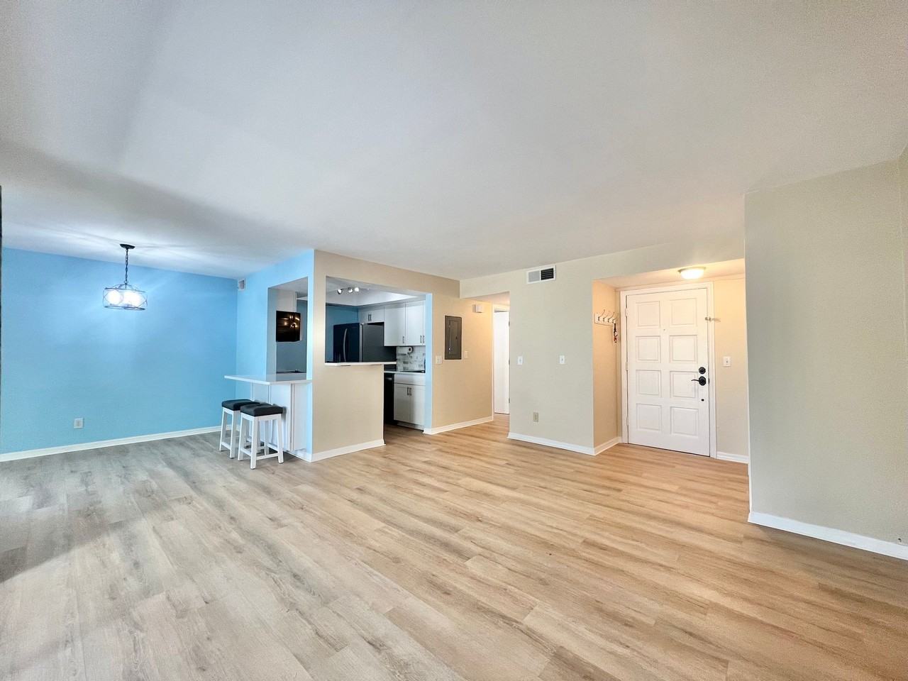 1277 N Mcmullen Booth Rd - Photo 7 of 18