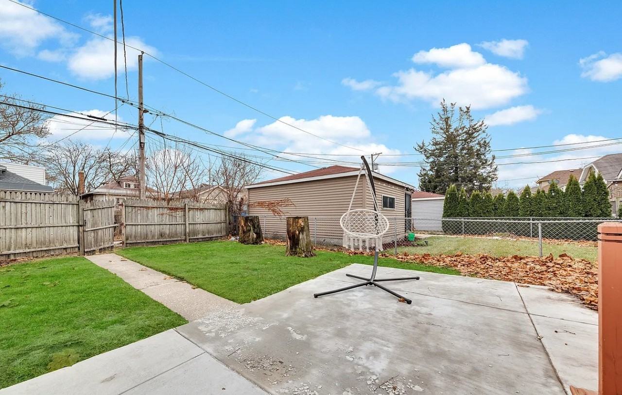 7733 S Luella Ave - Photo 7 of 7