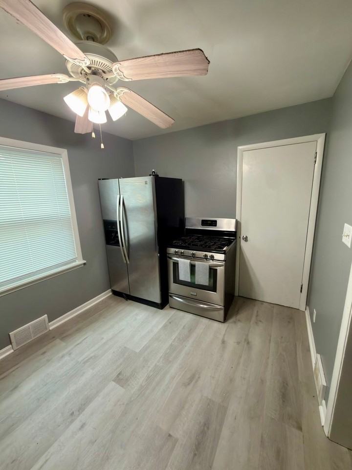 1730 S 71st St #1730 - Photo 3 of 10