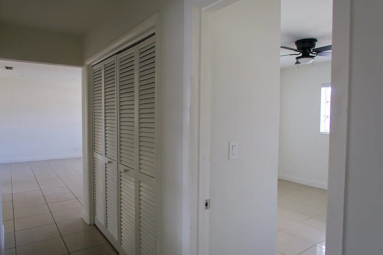 3011 Sw 97th Ct - Photo 4 of 8