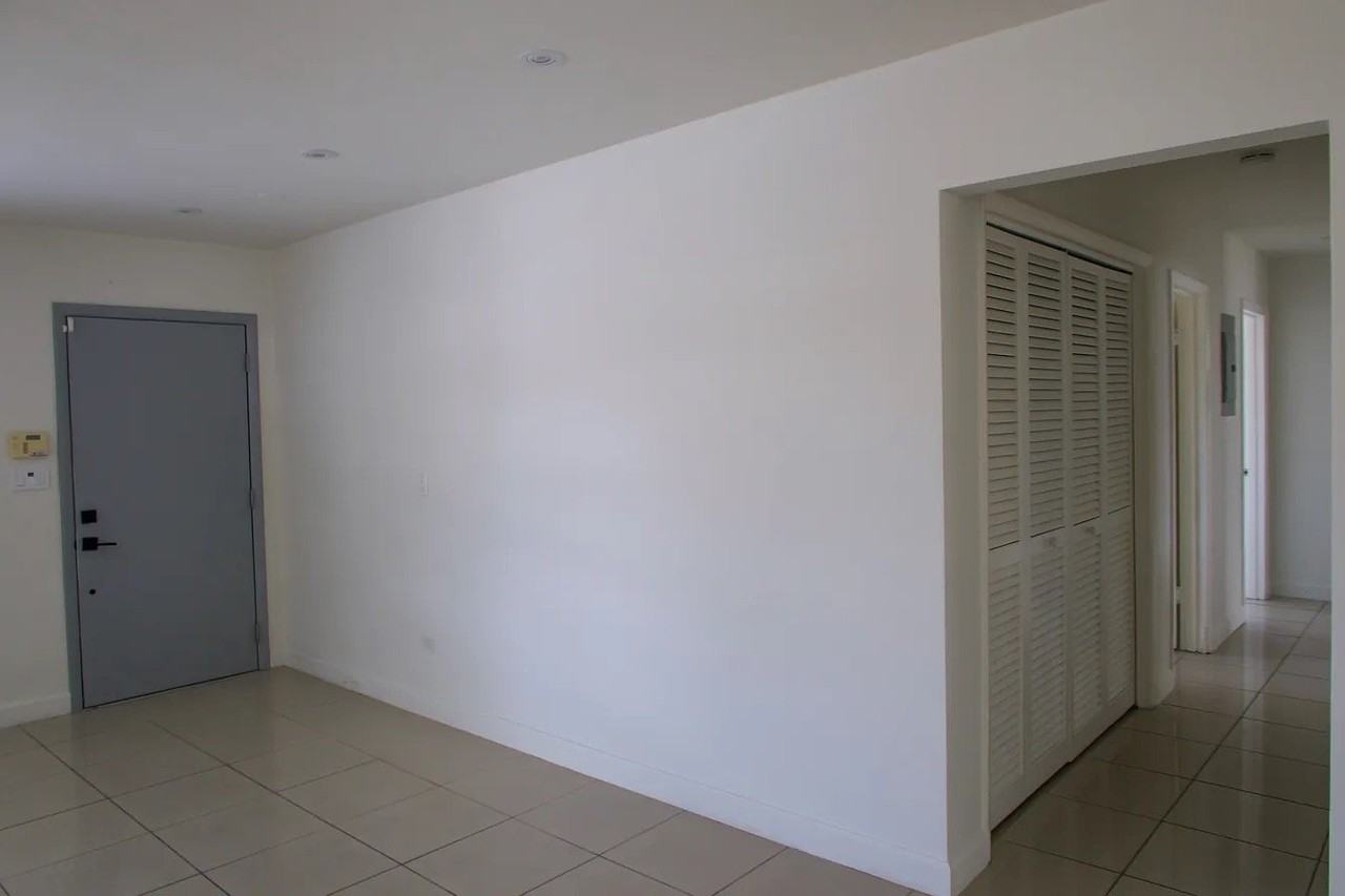 3011 Sw 97th Ct - Photo 5 of 8