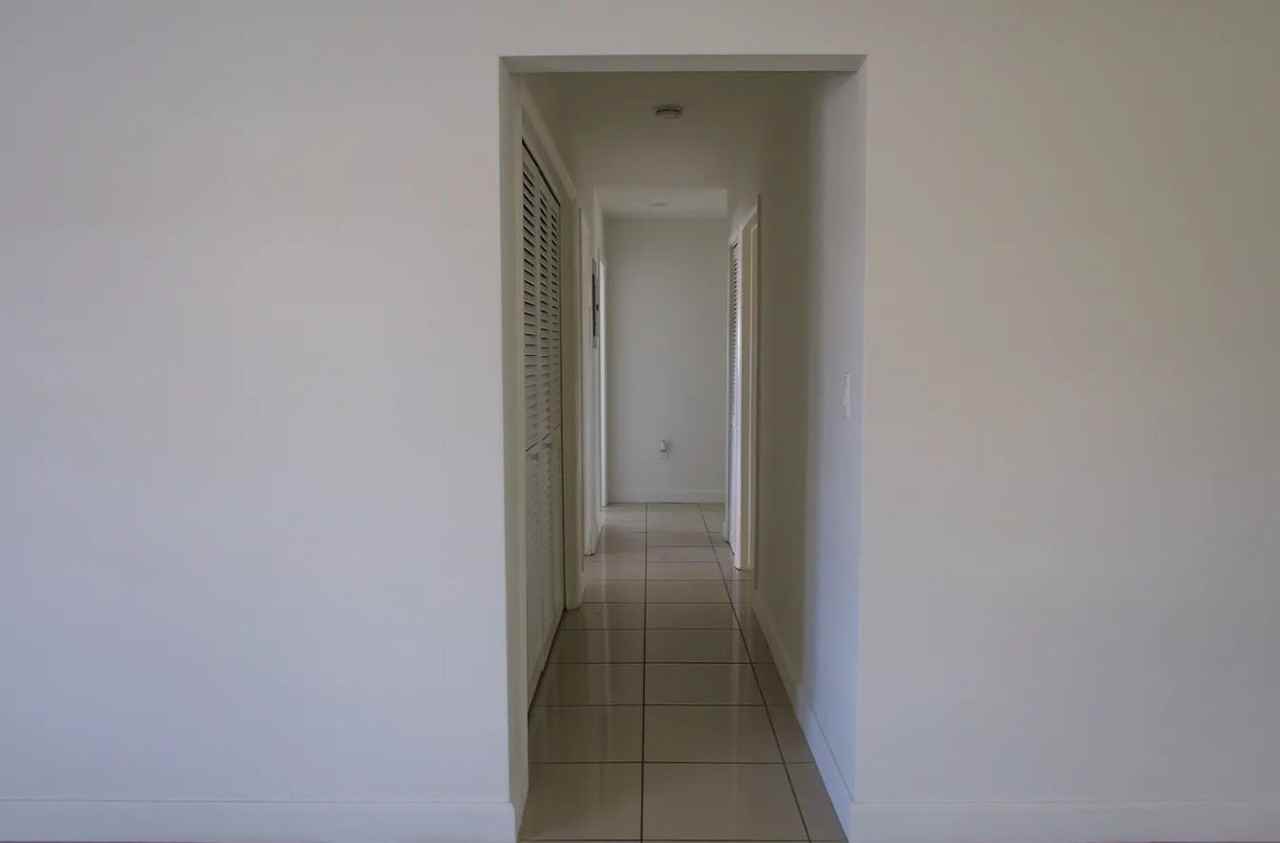 3011 Sw 97th Ct - Photo 6 of 8